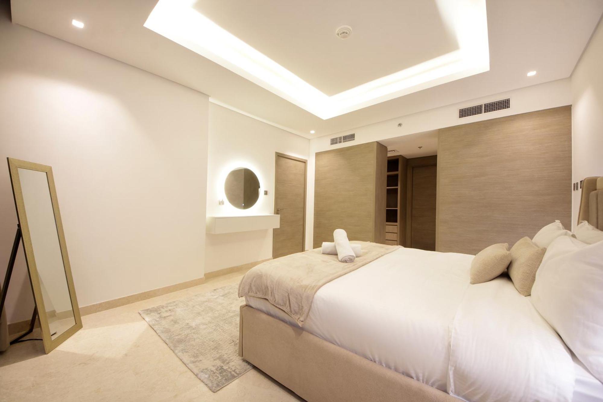 Burj Khalifa View Sterling East , Business Bay Apartment *
